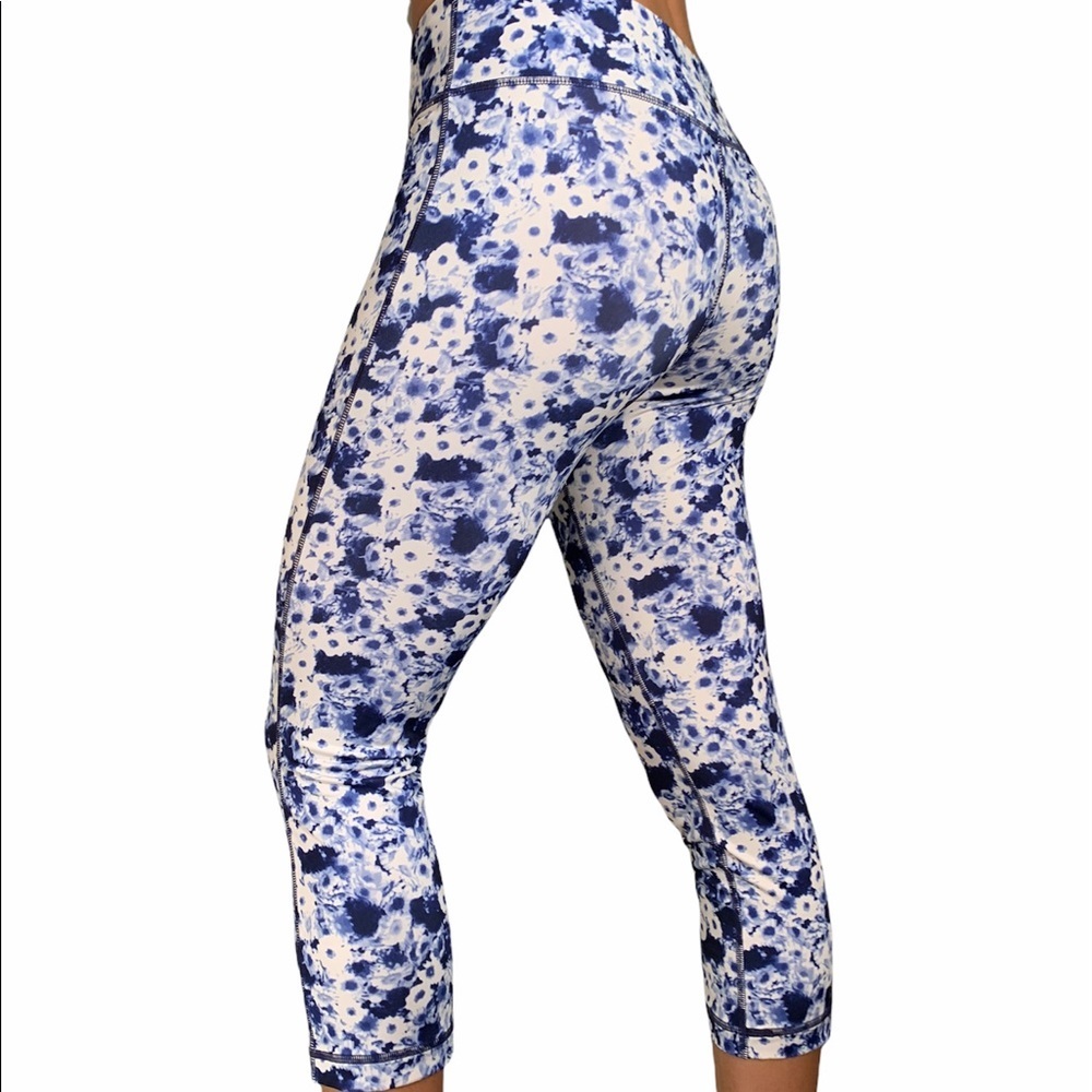 Vogo Athletica Yoga Floral Design Size Small - Picture 3 of 17